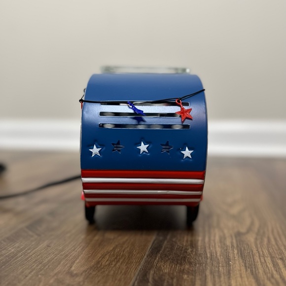 Land of Liberty Scentsy Warmer - Picture 8 of 10